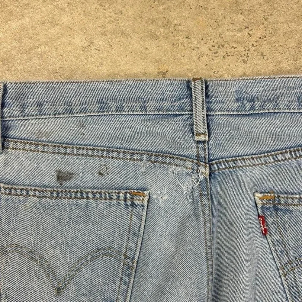 Vintage Levis 505 Jeans Size 36x30 Blue Light Wash Denim Straight Fit Distressed